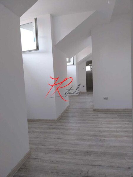 Polona, vanzare apartament 2 camere, bloc mic,