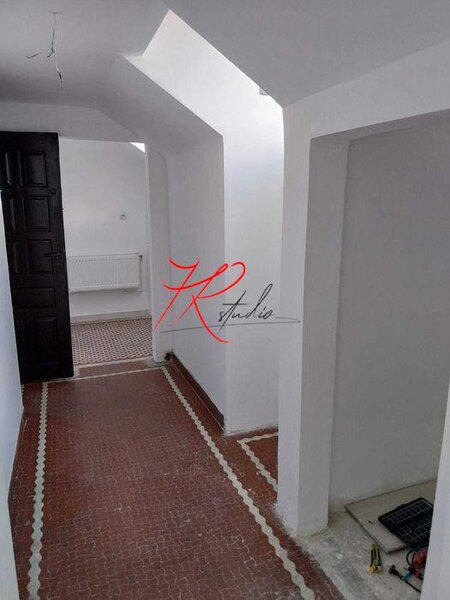 Polona, vanzare apartament 2 camere, bloc mic,