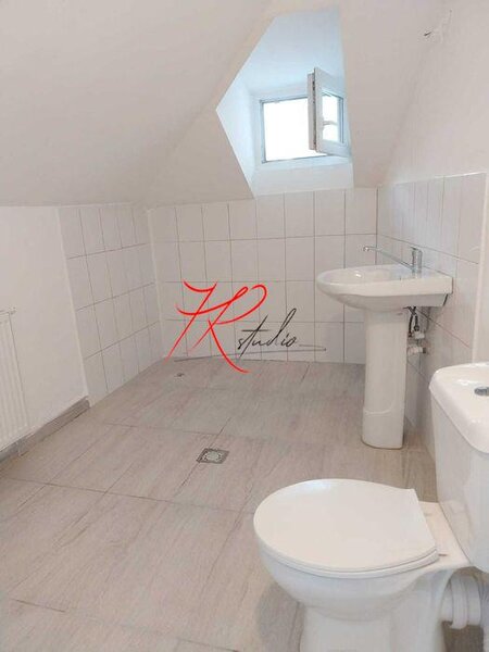 Polona, vanzare apartament 2 camere, bloc mic,